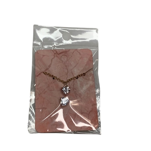gold heart necklace - Picture 3 of 6